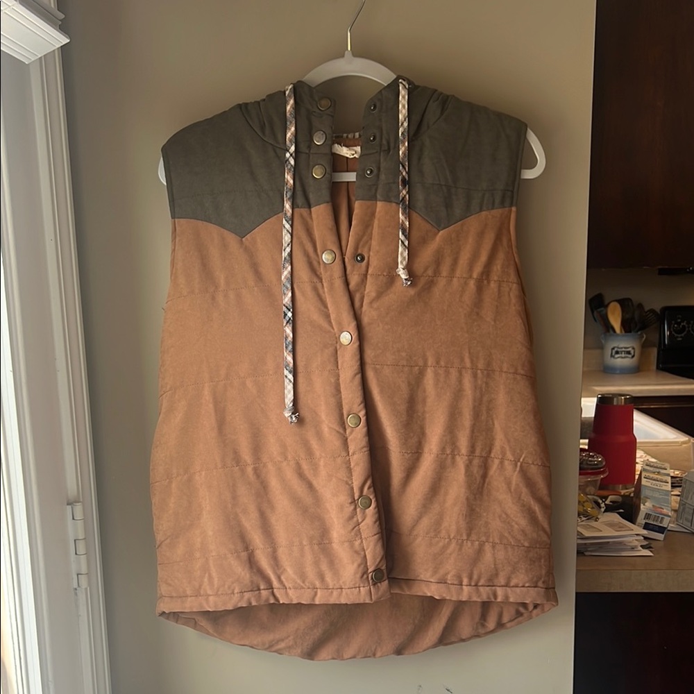 Stylish Two-Tone Hooded Vest